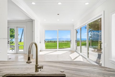 Casa en venta en Vero Beach, Florida, 5 dormitorios, 445.93 m2 № 1933430 - foto 6