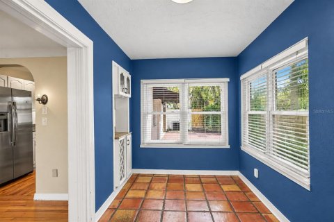 House in Saint Petersburg, Florida 3 bedrooms, 153.1 sq.m. № 2352321 - photo 9