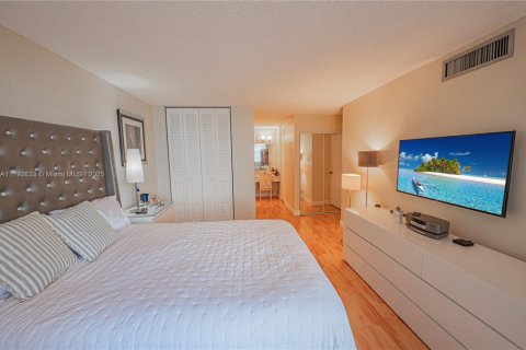 Купить кондоминиум в Санни-Айлс-Бич, Флорида 2 спальни, 138.24м2, № 1934313 - фото 27