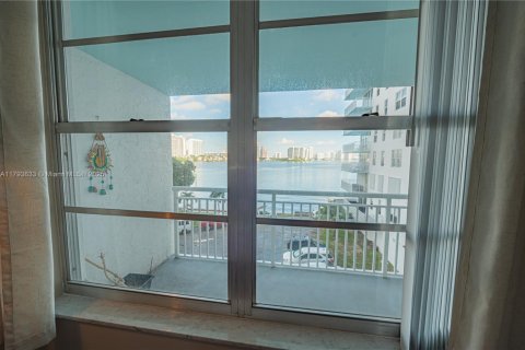 Купить кондоминиум в Санни-Айлс-Бич, Флорида 2 спальни, 138.24м2, № 1934313 - фото 23