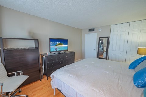 Купить кондоминиум в Санни-Айлс-Бич, Флорида 2 спальни, 138.24м2, № 1934313 - фото 22