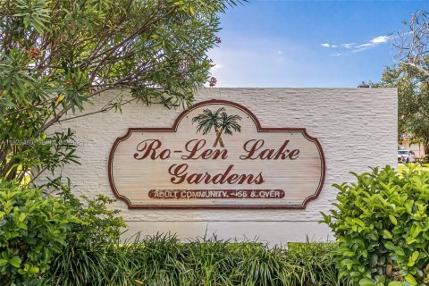 Condo in Hallandale Beach, Florida, 1 bedroom № 1988483 - photo 1