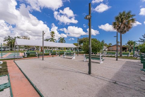 Copropriété à vendre à Hallandale Beach, Floride: 1 chambre, 58.06 m2 № 1988483 - photo 26