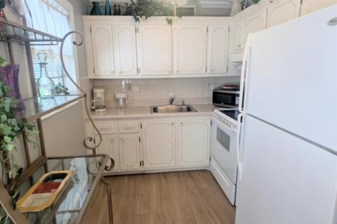 Купить кондоминиум в Уэст-Палм-Бич, Флорида 3 комнаты, 74.14м2, № 2146291 - фото 2