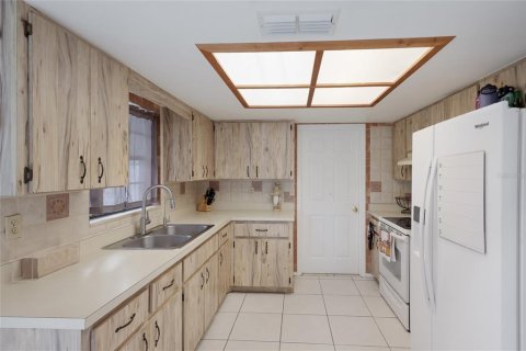 House in Sarasota, Florida 2 bedrooms, 85.1 sq.m. № 2123192 - photo 11