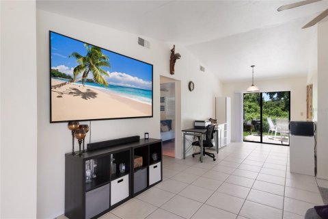 House in Sarasota, Florida 2 bedrooms, 85.1 sq.m. № 2123192 - photo 6