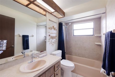House in Sarasota, Florida 2 bedrooms, 85.1 sq.m. № 2123192 - photo 17