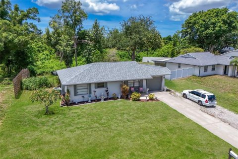 House in Sarasota, Florida 2 bedrooms, 85.1 sq.m. № 2123192 - photo 21