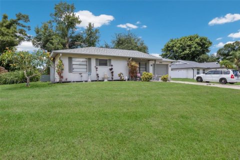 House in Sarasota, Florida 2 bedrooms, 85.1 sq.m. № 2123192 - photo 2