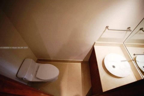 Condominio en venta en Miami, Florida, 3 dormitorios, 170.94 m2 № 1964373 - foto 12