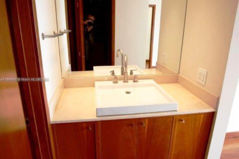 Condominio en venta en Miami, Florida, 3 dormitorios, 170.94 m2 № 1964373 - foto 14
