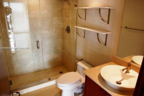 Condominio en venta en Miami, Florida, 3 dormitorios, 170.94 m2 № 1964373 - foto 11