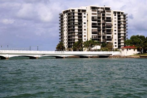 Condominio en venta en Miami, Florida, 3 dormitorios, 170.94 m2 № 1964373 - foto 3