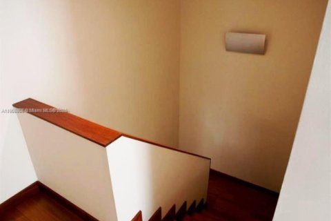 Condominio en venta en Miami, Florida, 3 dormitorios, 170.94 m2 № 1964373 - foto 19
