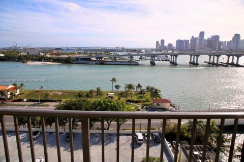 Condominio en venta en Miami, Florida, 3 dormitorios, 170.94 m2 № 1964373 - foto 24