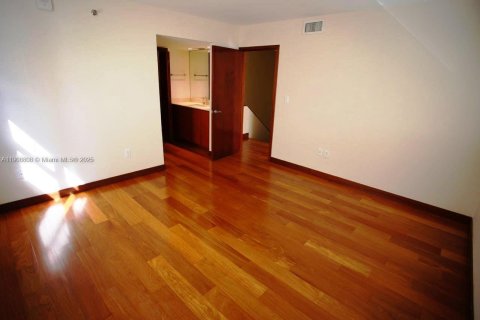 Condominio en venta en Miami, Florida, 3 dormitorios, 170.94 m2 № 1964373 - foto 20