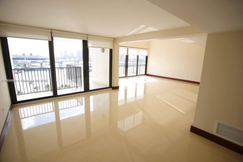 Condominio en venta en Miami, Florida, 3 dormitorios, 170.94 m2 № 1964373 - foto 8