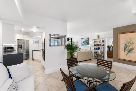 Condominio en venta en Aventura, Florida, 2 dormitorios, 130.06 m2 № 2155118 - foto 10