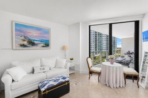Condominio en venta en Aventura, Florida, 2 dormitorios, 130.06 m2 № 2155118 - foto 19