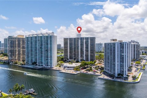 Condominio en venta en Aventura, Florida, 2 dormitorios, 130.06 m2 № 2155118 - foto 25