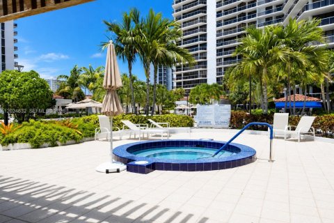 Condominio en venta en Aventura, Florida, 2 dormitorios, 130.06 m2 № 2155118 - foto 30