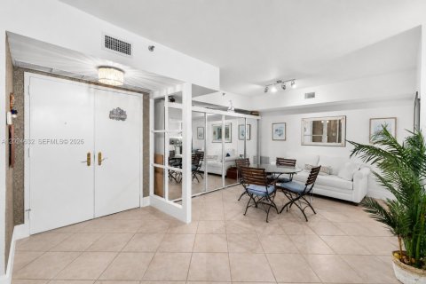 Condominio en venta en Aventura, Florida, 2 dormitorios, 130.06 m2 № 2155118 - foto 12