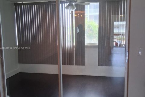 Снять в аренду кондоминиум в Халландейл-Бич, Флорида 2 спальни, 101.45м2, № 2170393 - фото 6