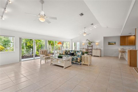 Casa en venta en Sarasota, Florida, 3 dormitorios, 188.31 m2 № 1907516 - foto 11