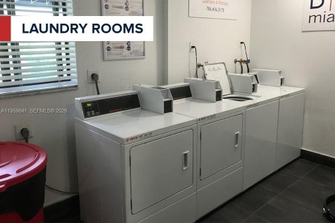 Apartamento en alquiler en Miami, Florida, 2 dormitorios, 65.03 m2 № 2019812 - foto 9