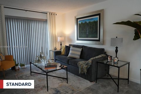 Apartamento en alquiler en Miami, Florida, 2 dormitorios, 65.03 m2 № 2019812 - foto 15