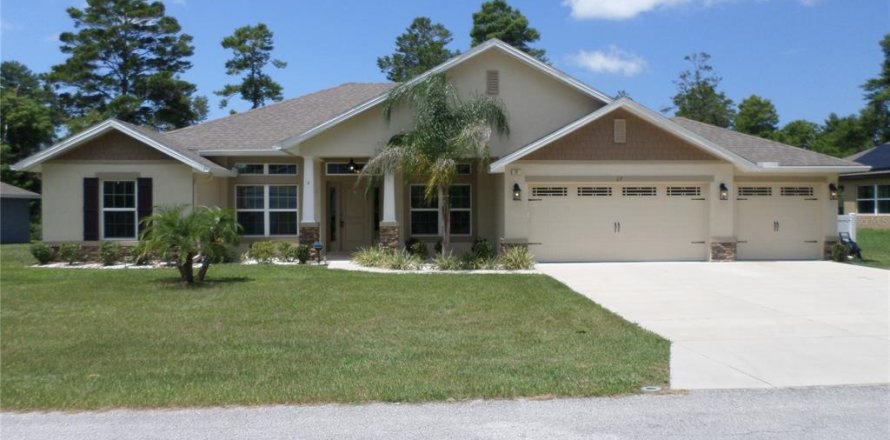 Casa en Homosassa, Florida 4 dormitorios, 201.51 m2 № 1853185