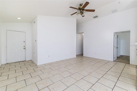 Villa ou maison à vendre à Haines City, Floride: 3 chambres, 104.98 m2 № 1675158 - photo 6
