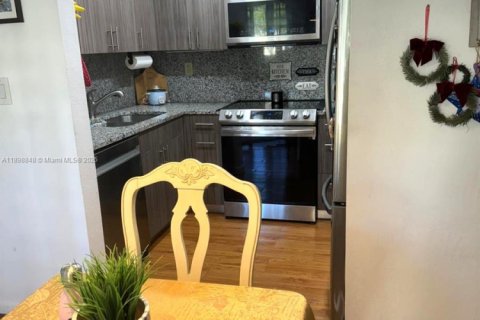 Купить кондоминиум в Майами, Флорида 2 спальни, 111.48м2, № 1950650 - фото 10