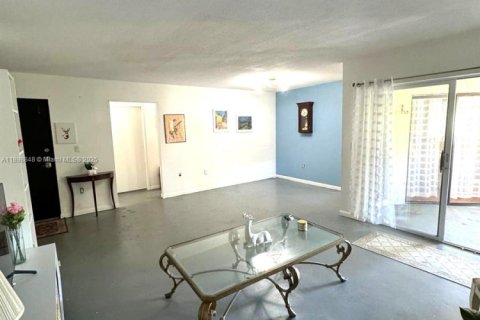 Купить кондоминиум в Майами, Флорида 2 спальни, 111.48м2, № 1950650 - фото 15