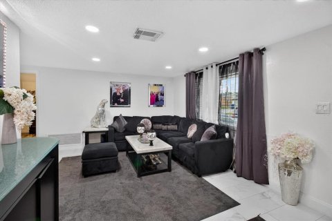 Villa ou maison à vendre à Port Richey, Floride: 3 chambres, 91.04 m2 № 2389154 - photo 18