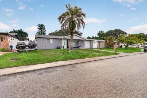 Villa ou maison à vendre à Port Richey, Floride: 3 chambres, 91.04 m2 № 2389154 - photo 12