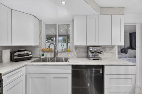 Villa ou maison à vendre à Port Richey, Floride: 3 chambres, 91.04 m2 № 2389154 - photo 28