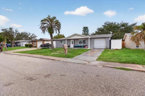 Villa ou maison à vendre à Port Richey, Floride: 3 chambres, 91.04 m2 № 2389154 - photo 9