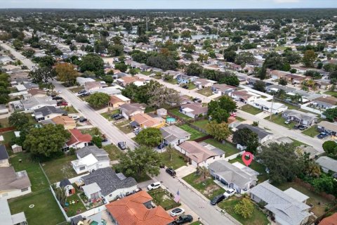 Villa ou maison à vendre à Port Richey, Floride: 3 chambres, 91.04 m2 № 2389154 - photo 3