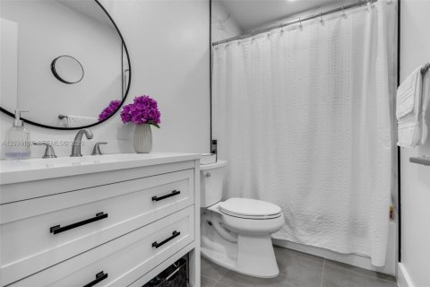 Condo in Miami, Florida, 3 bedrooms  № 2086650 - photo 10