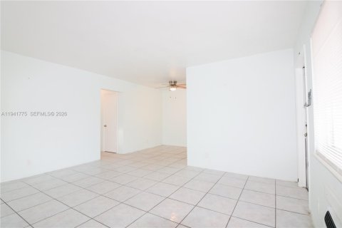 Apartamento en Hallandale Beach, Florida 1 dormitorio, 65.03 m2 № 1998958
