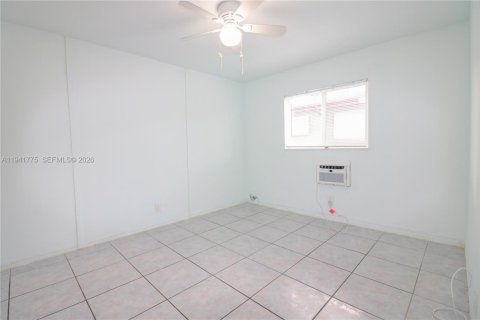 Apartamento en alquiler en Hallandale Beach, Florida, 1 dormitorio, 65.03 m2 № 1998958 - foto 9