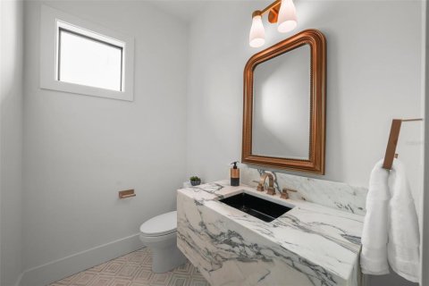Casa en venta en Tampa, Florida, 5 dormitorios, 487.37 m2 № 1402006 - foto 18
