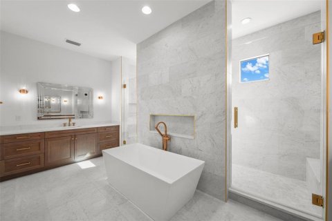 Casa en venta en Tampa, Florida, 5 dormitorios, 487.37 m2 № 1402006 - foto 29