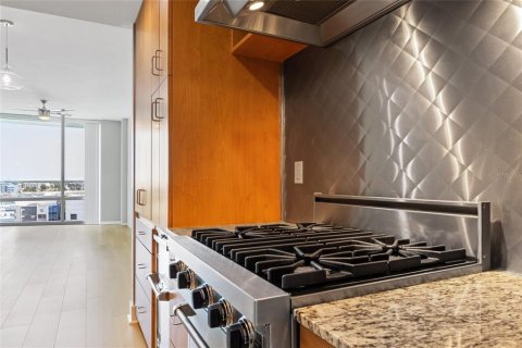 Condo in Tampa, Florida, 2 bedrooms  № 1775607 - photo 10