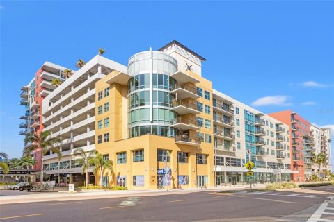 Condo in Tampa, Florida, 2 bedrooms  № 1775607 - photo 2