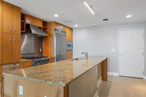 Condo in Tampa, Florida, 2 bedrooms  № 1775607 - photo 7