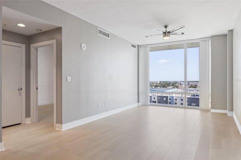 Condo in Tampa, Florida, 2 bedrooms  № 1775607 - photo 13