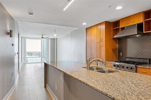 Condo in Tampa, Florida, 2 bedrooms  № 1775607 - photo 6
