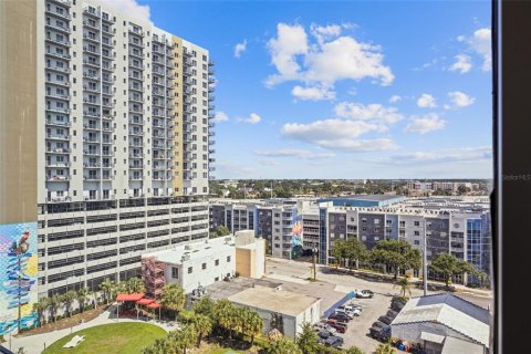 Condo in Tampa, Florida, 2 bedrooms  № 1775607 - photo 20